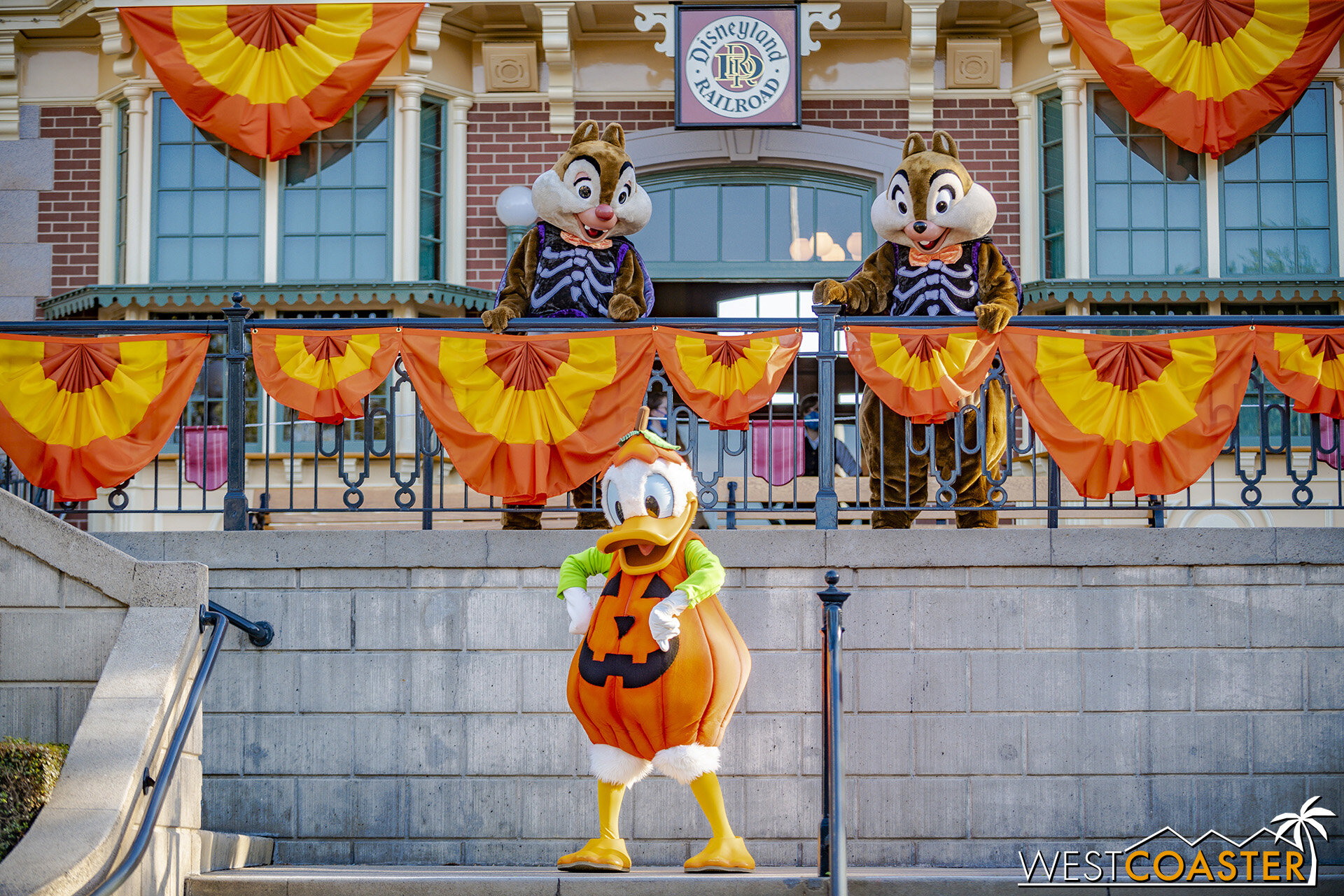  I really do love Donald’s pumpkin costume.  Pretty adorable. 