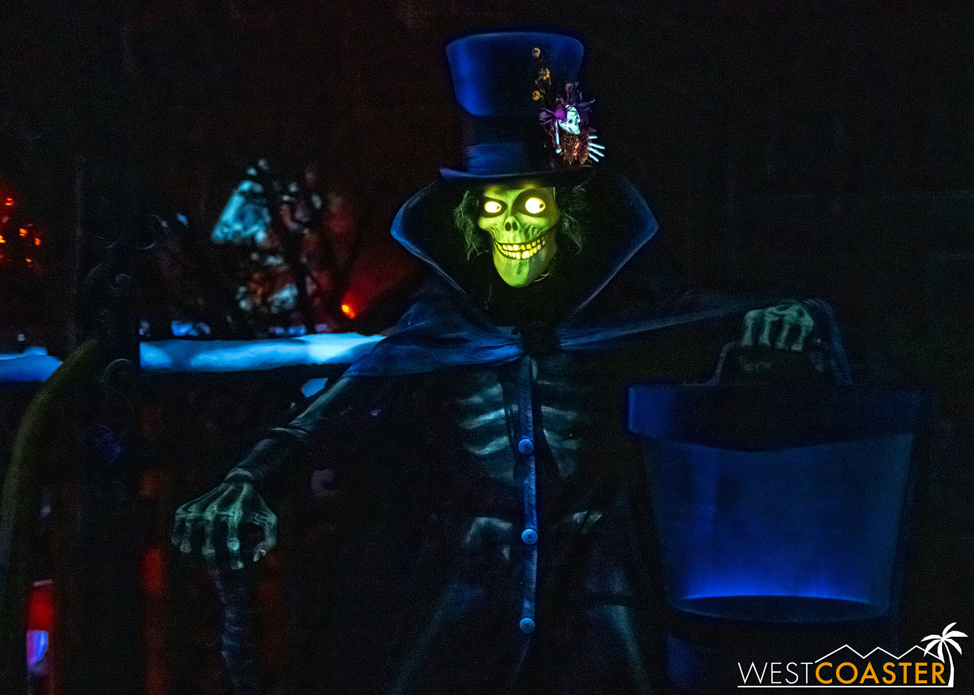  Before “falling out” of the attac, guests encounter the Hatbox Ghost. 