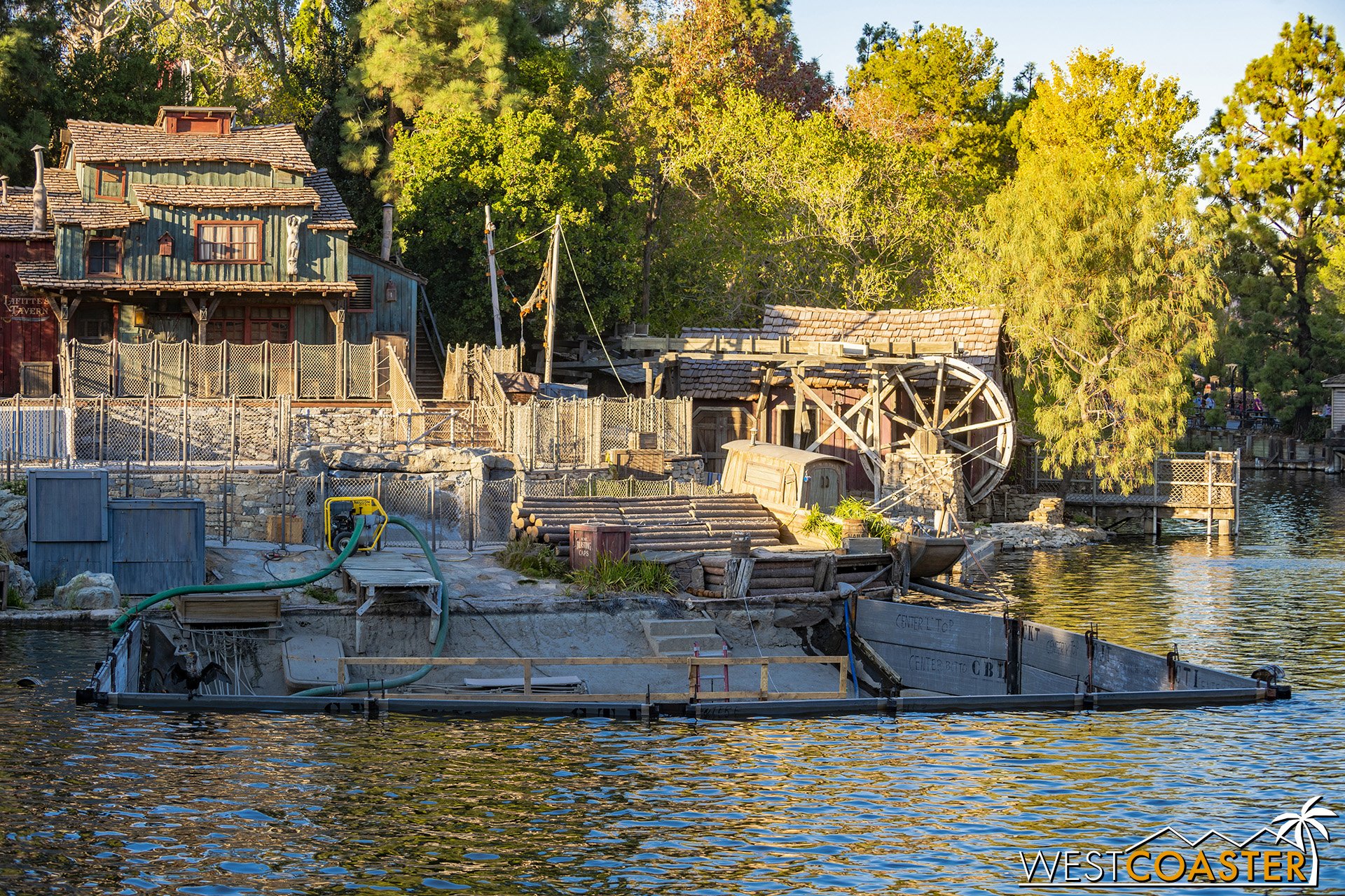  Just fixing things up to make sure FANTASMIC! will be fantastic when it returns. 