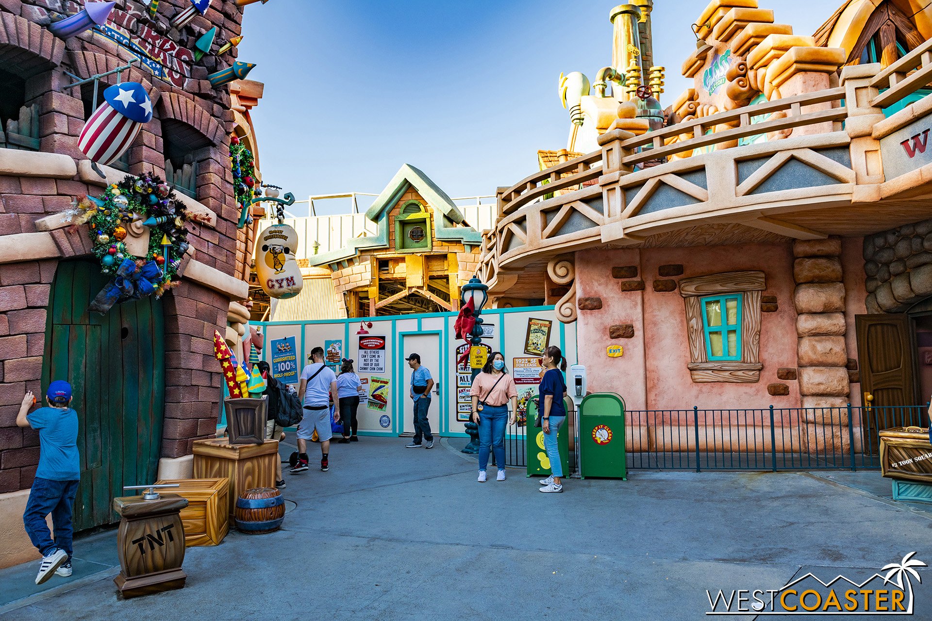  Back over near the Roger Rabbit side, some more partial demolition of the Toontown facades can be seen. 