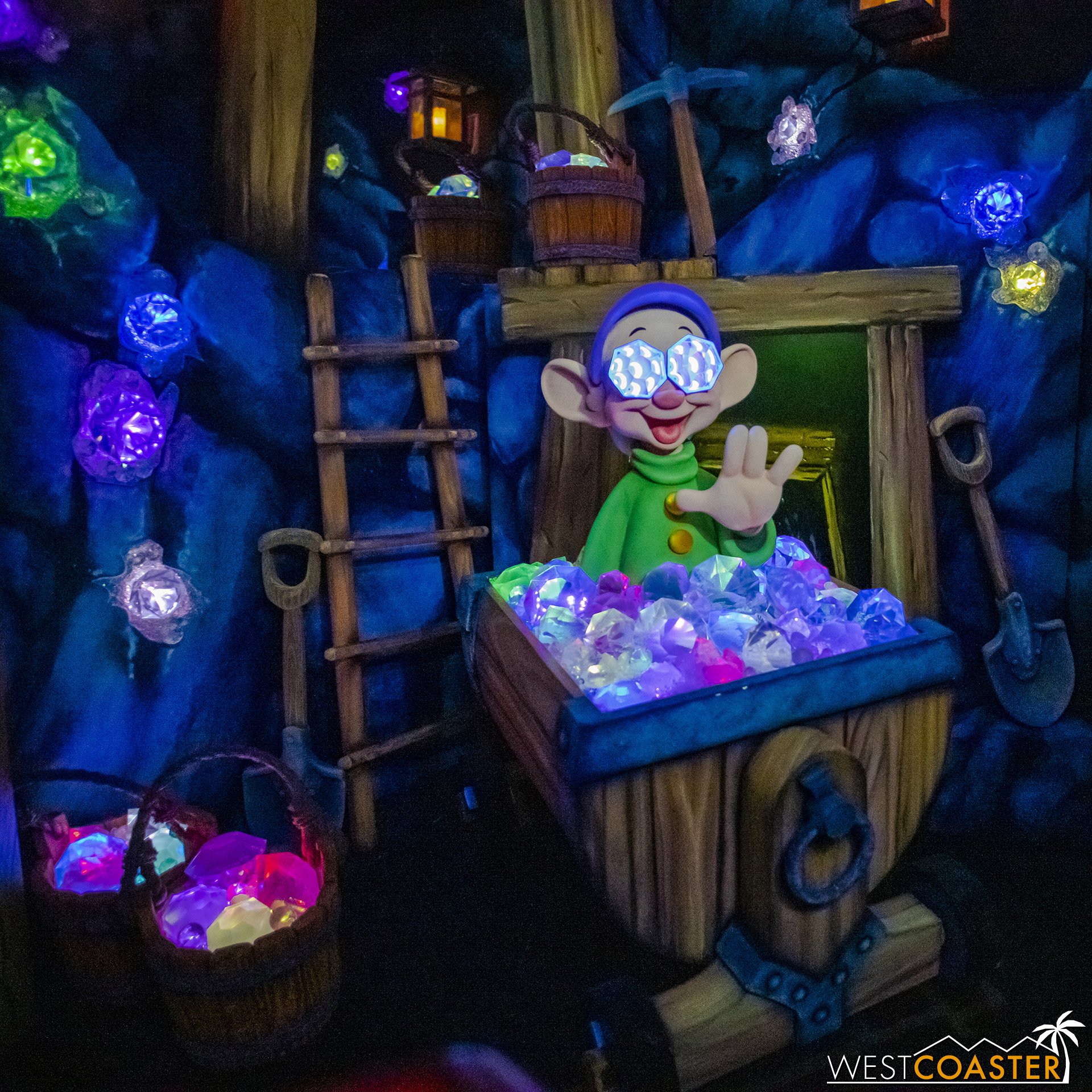  Time to enter the beautiful and colorful mines, where Dopey and the other dwarfs dig dig dig! 