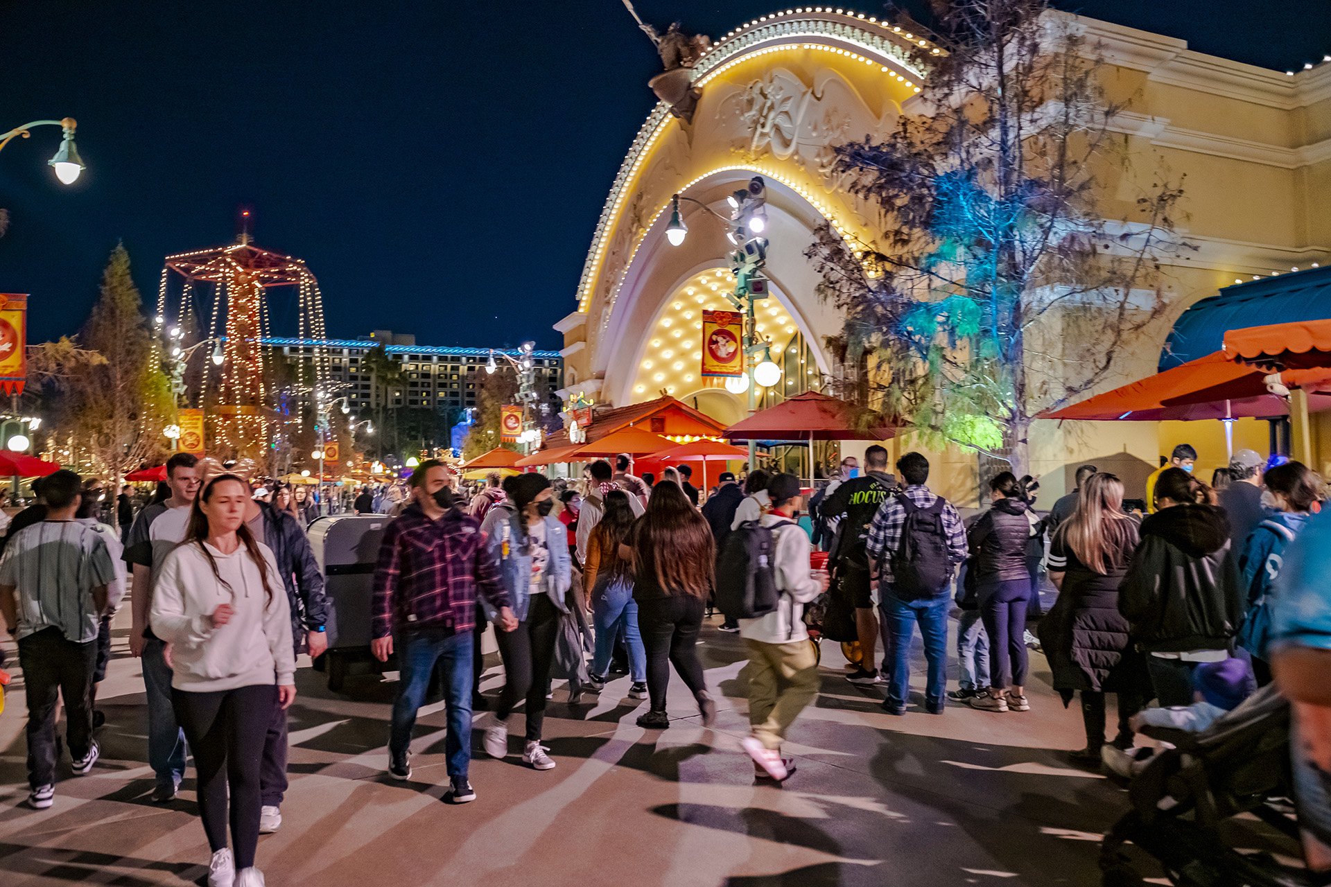  Crowds have been unfortunately horrendous the first two weekends of the Lunar New Year Celebration, as the popularity of the event appears to have finally exceeded capacity. 