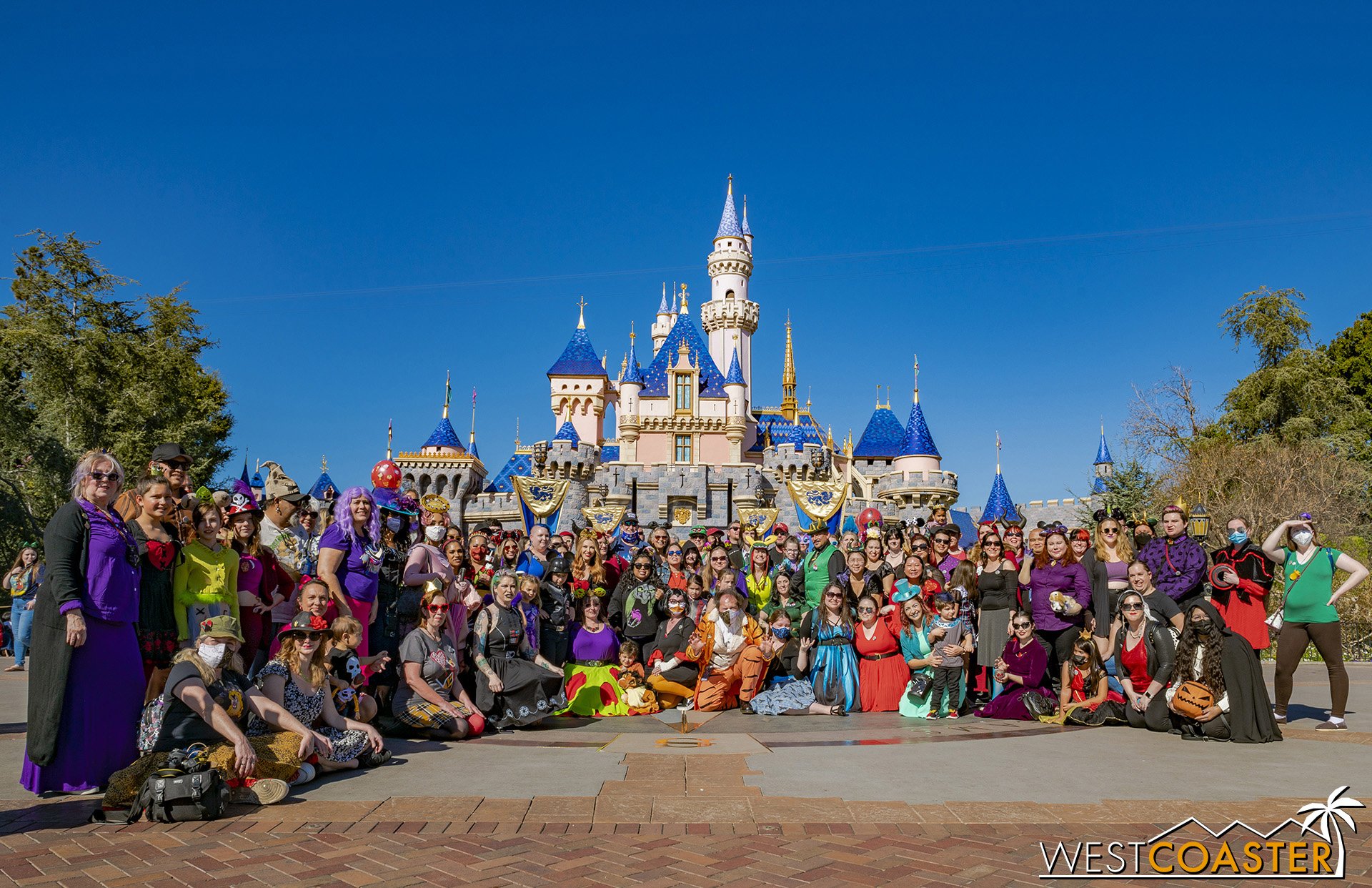  A big group photo gathering from the early afternoon. 