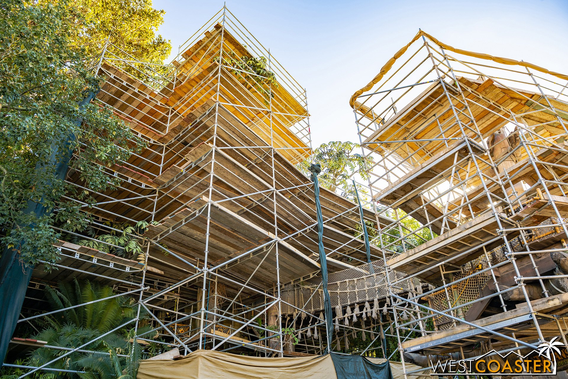  Over at Tarzan’s Treehouse, refurbishment is actually deepening, as scaffolding has been erected all around the attraction. 