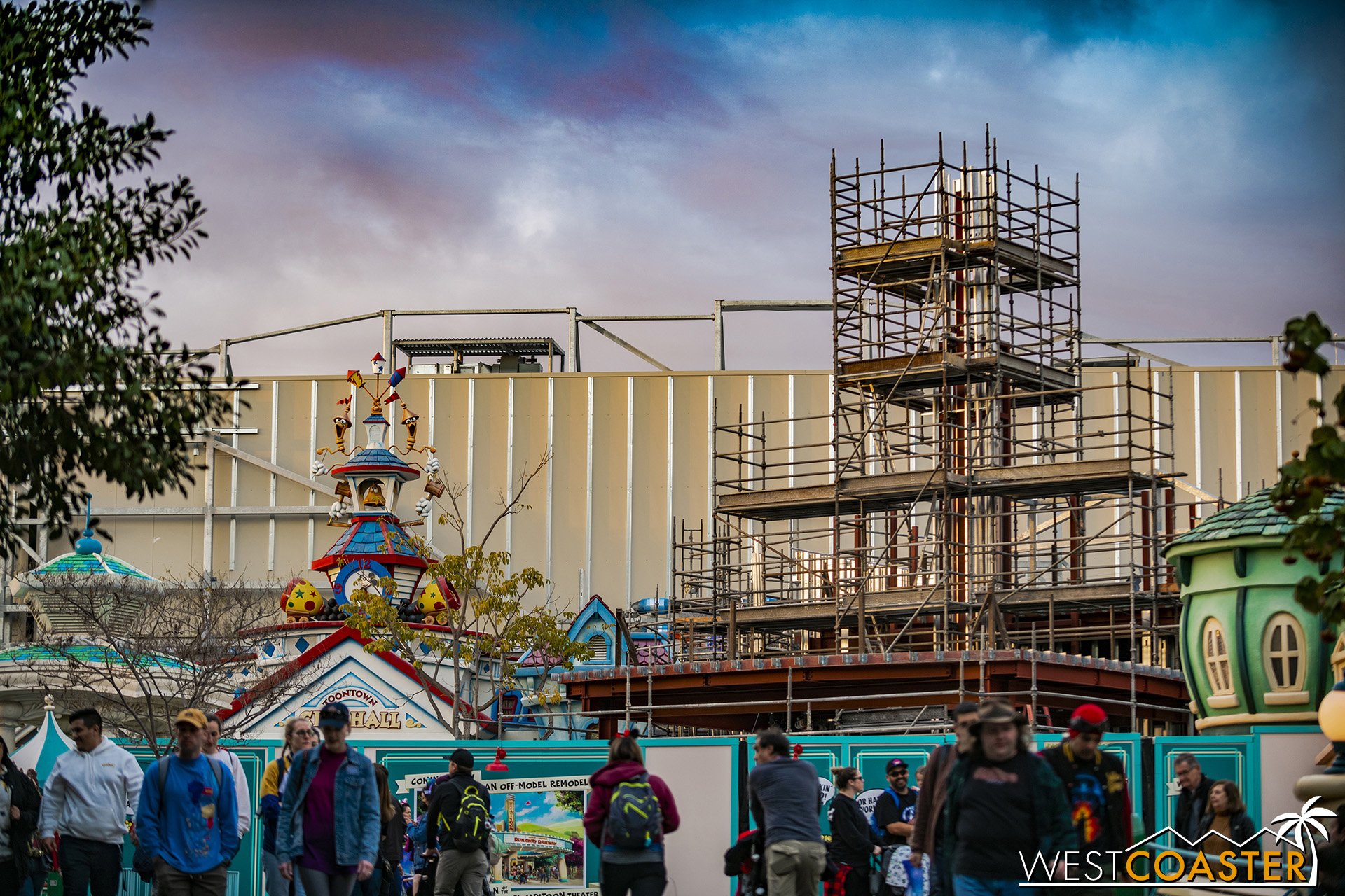  Our last look at Minnie &amp; Mickey’s Runaway Railway (cuz, you know, Minnie was first last month). 