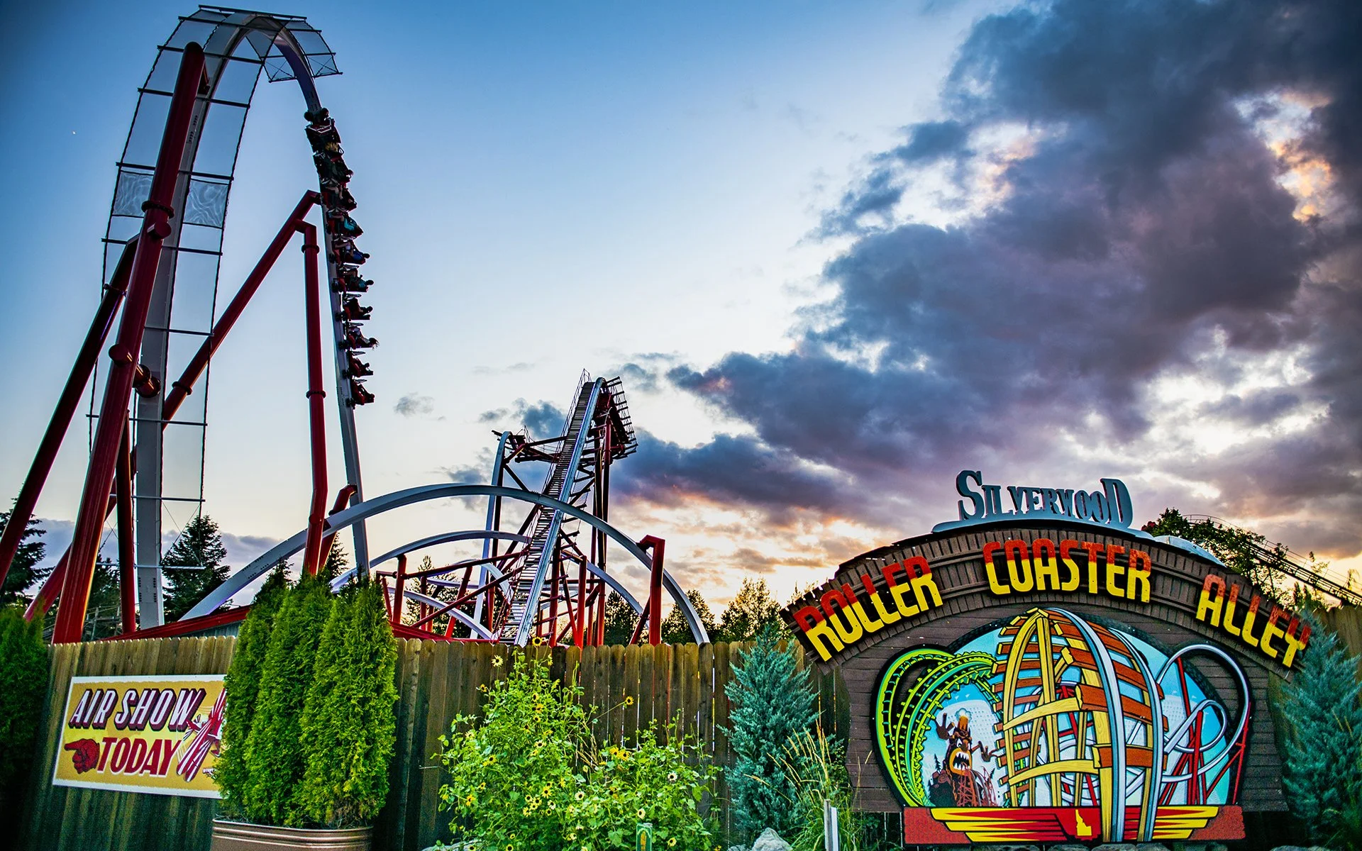 Stunt Pilot and a Look at Silverwood Theme Park — Restcoaster
