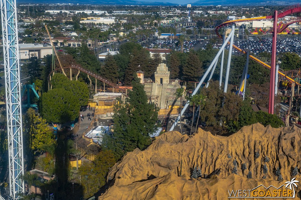  Welcome to the birds’ eye view of Knott’s Berry Farm from the Sky Cabin!  