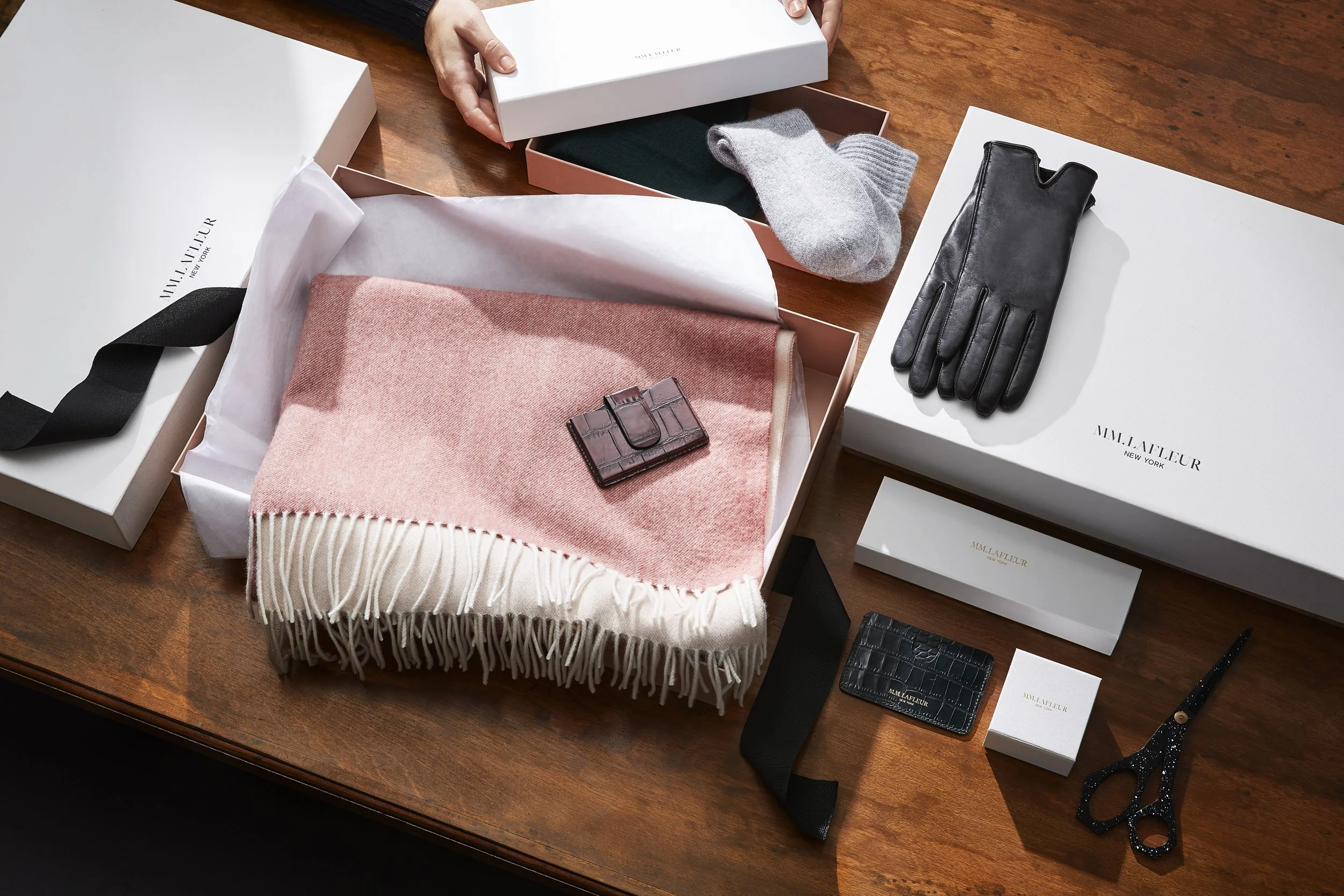 HolidayGift_GiftBoxes_043 (1).jpg