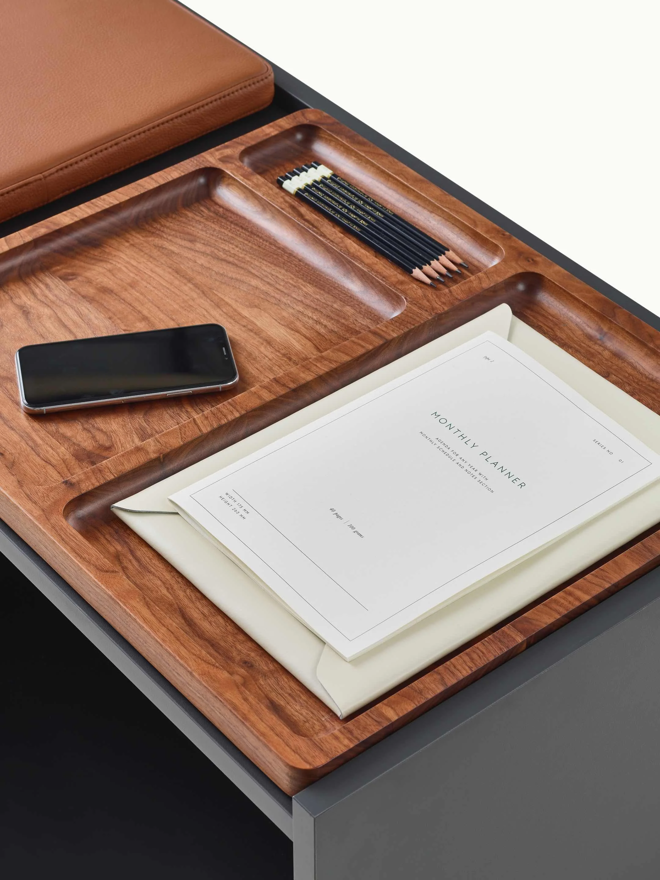 ggr_ig_prd_ovw_geiger_one_casegoods_05.jpg