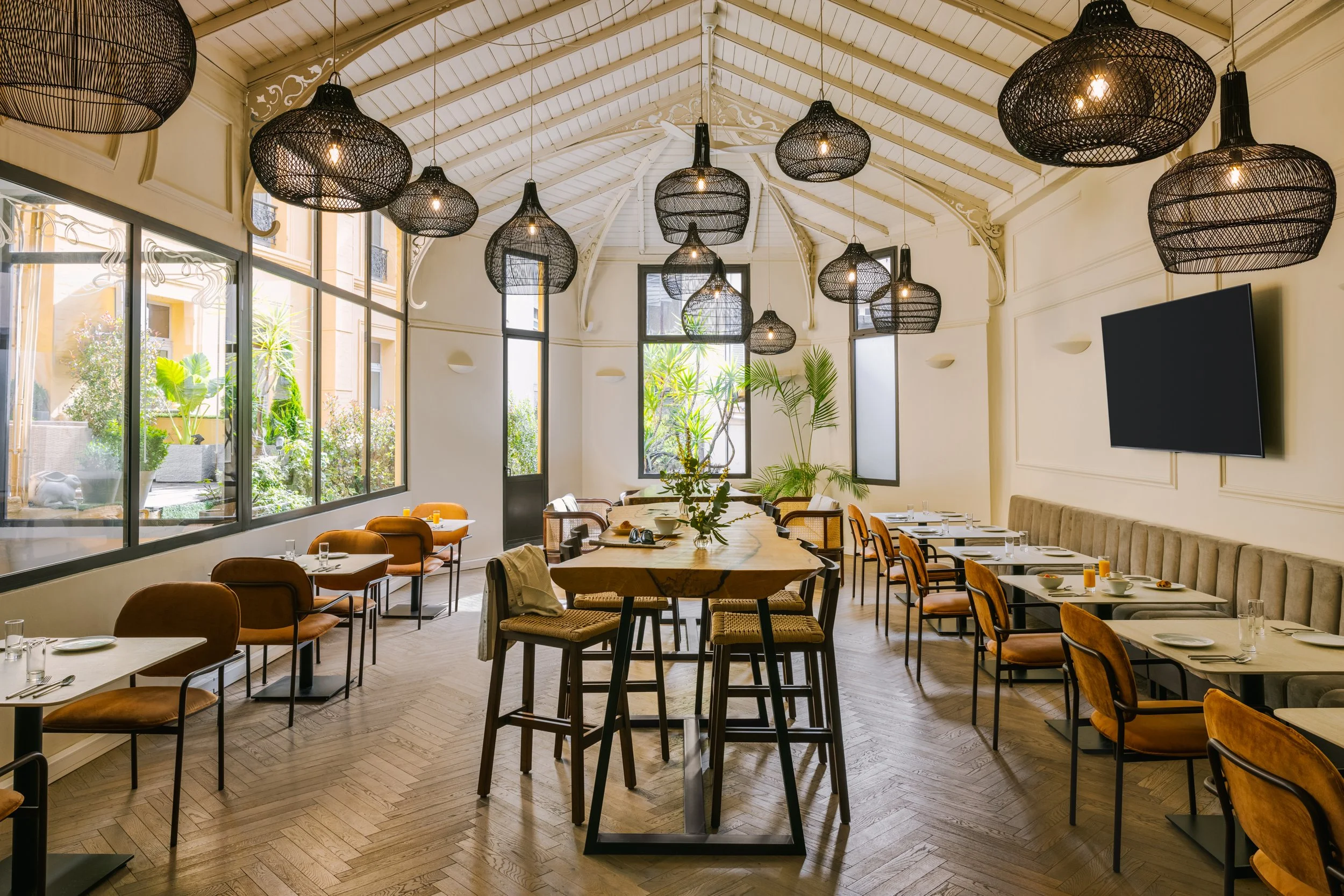 37 - CEQ - GARE5 Breakfast Room.jpg