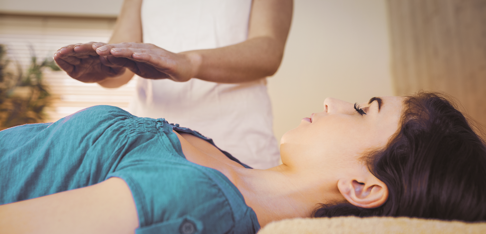 REIKI<a href=reiki-mobile>→</a>