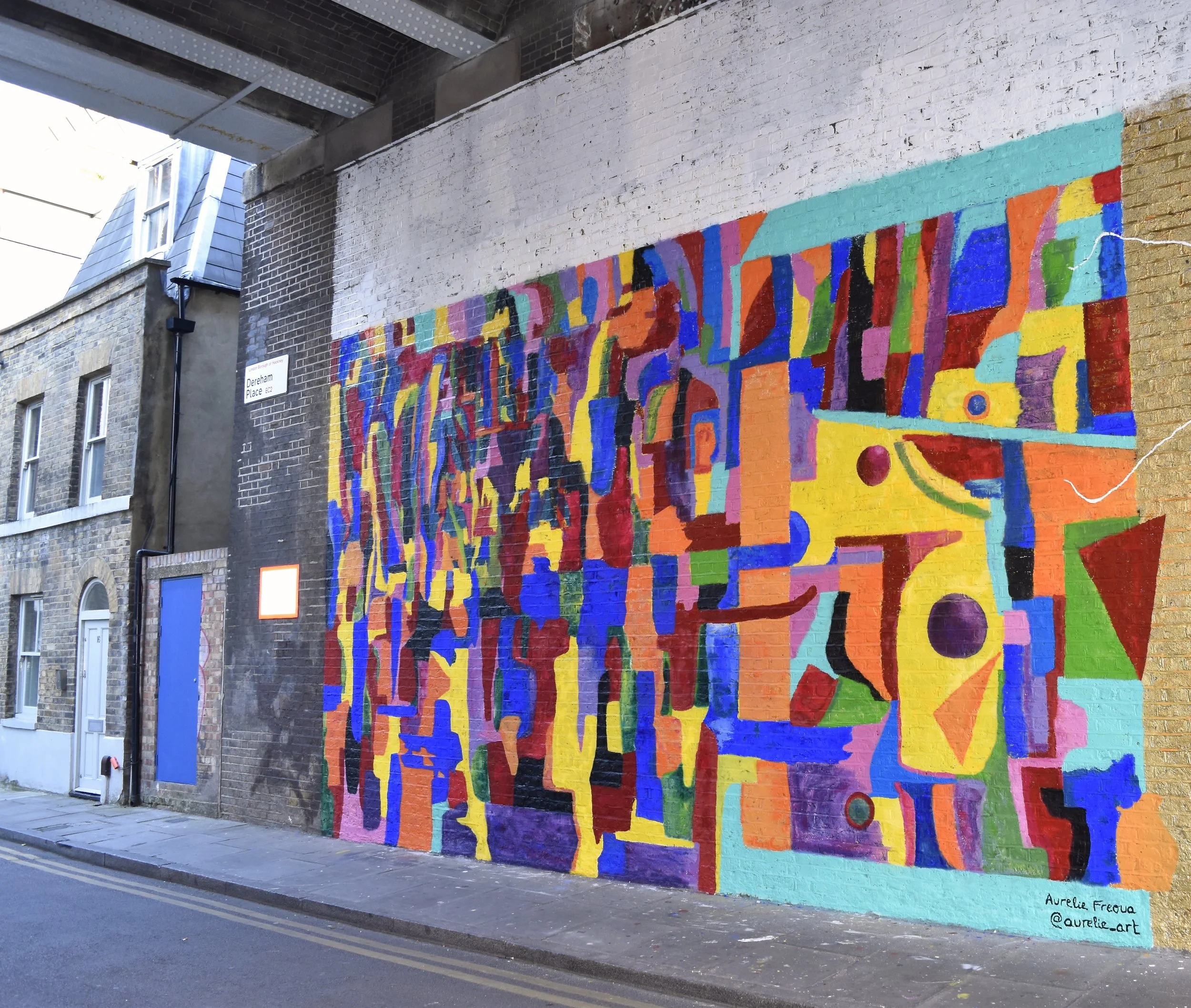 Mural painting by Aurelie Freoua