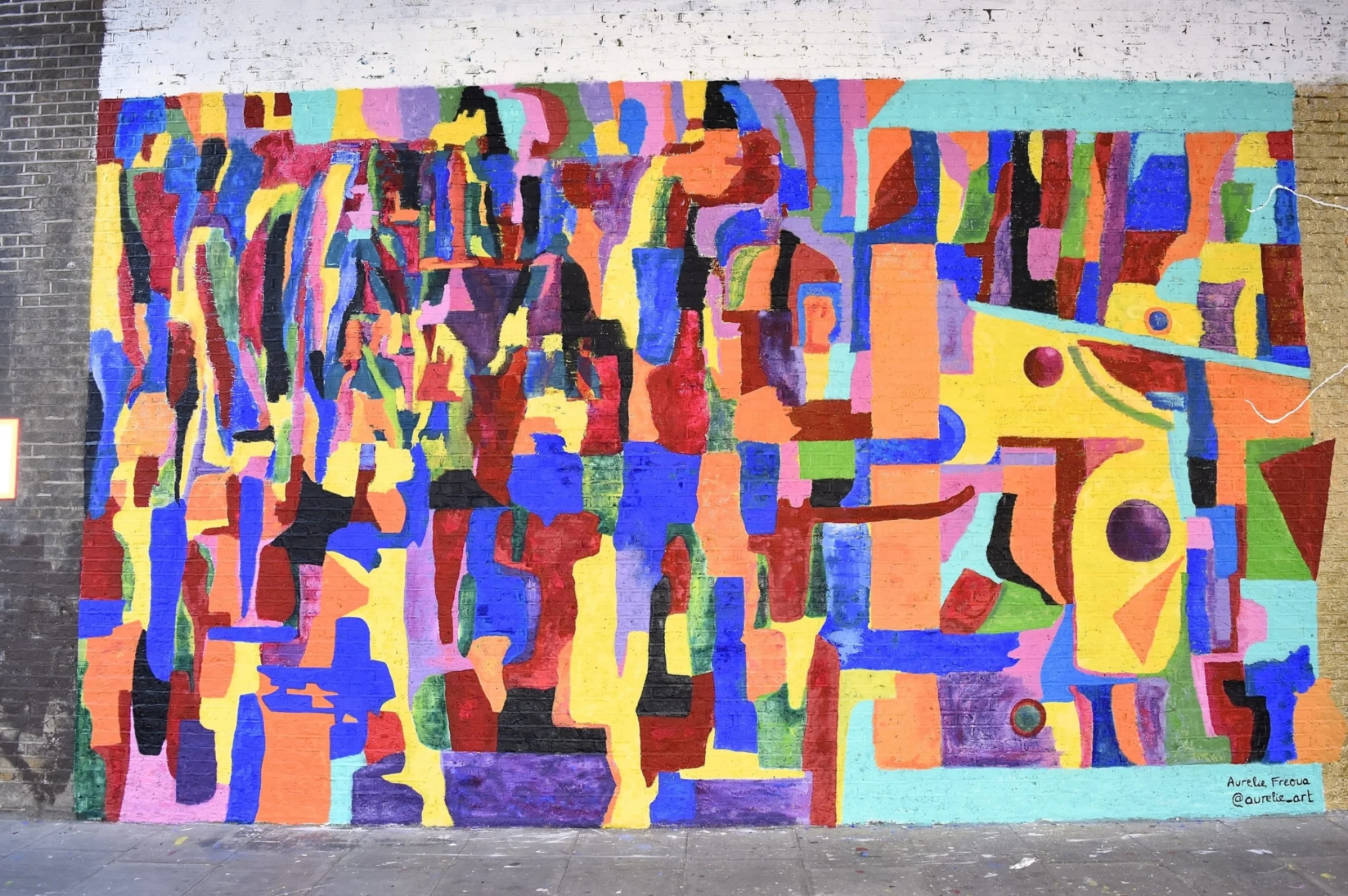 Mural painting by Aurelie Freoua