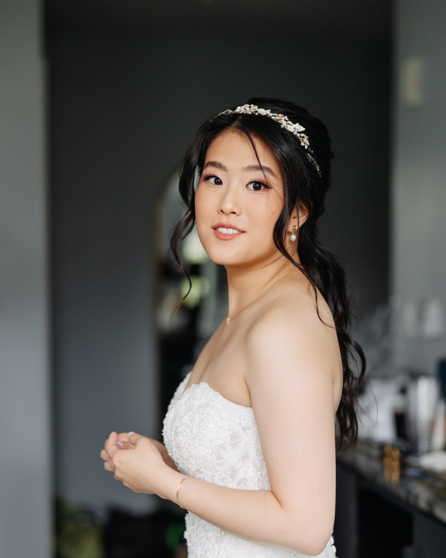 We take pride in our luxury kits consisting of designer products.💎 

BUT we stumbled upon a drugstore item that has made a world of difference for our brow applications. 👀

Since the rise of modest brow styles + the boy brow, this particular item h