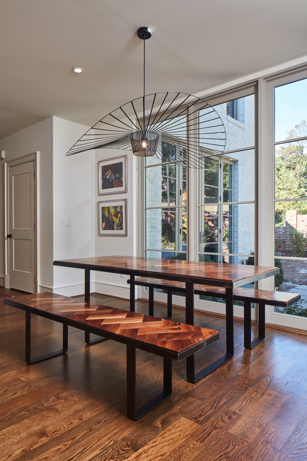 kitchen breakfast table.jpg