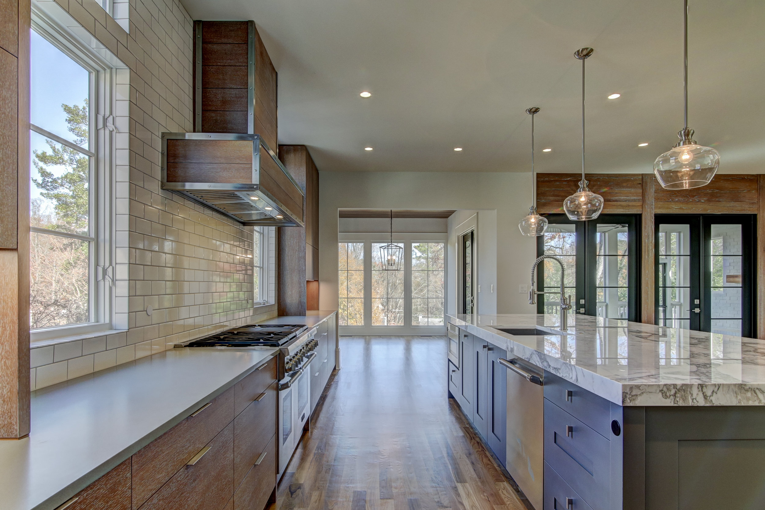 654 Park Dr NE_hi-11.jpg