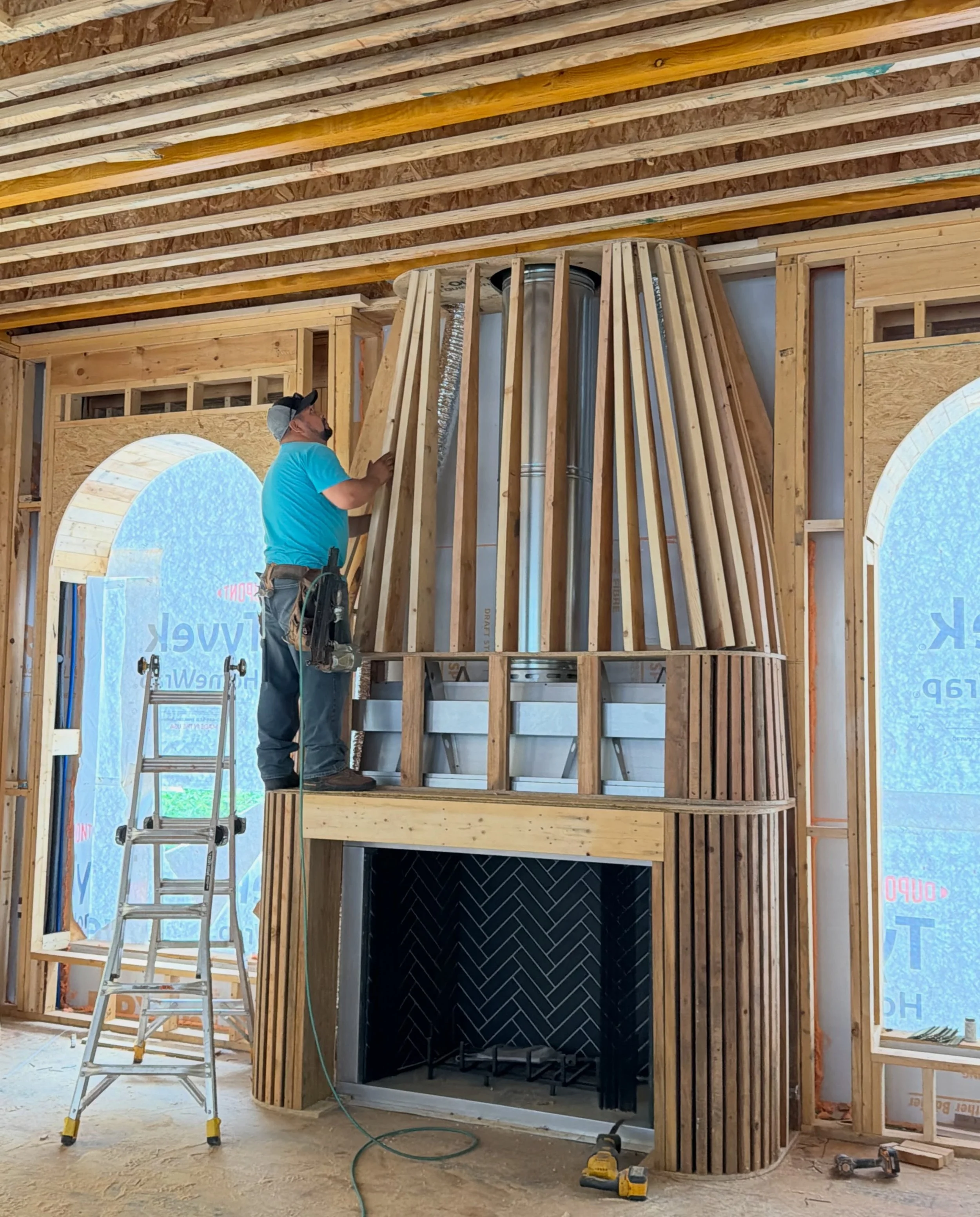🪜🪵🤩 This showstopping fireplace unit is coming to life, and exceeding all expectations. Simply gorgeous. 

#HomeSweetHornerHomes