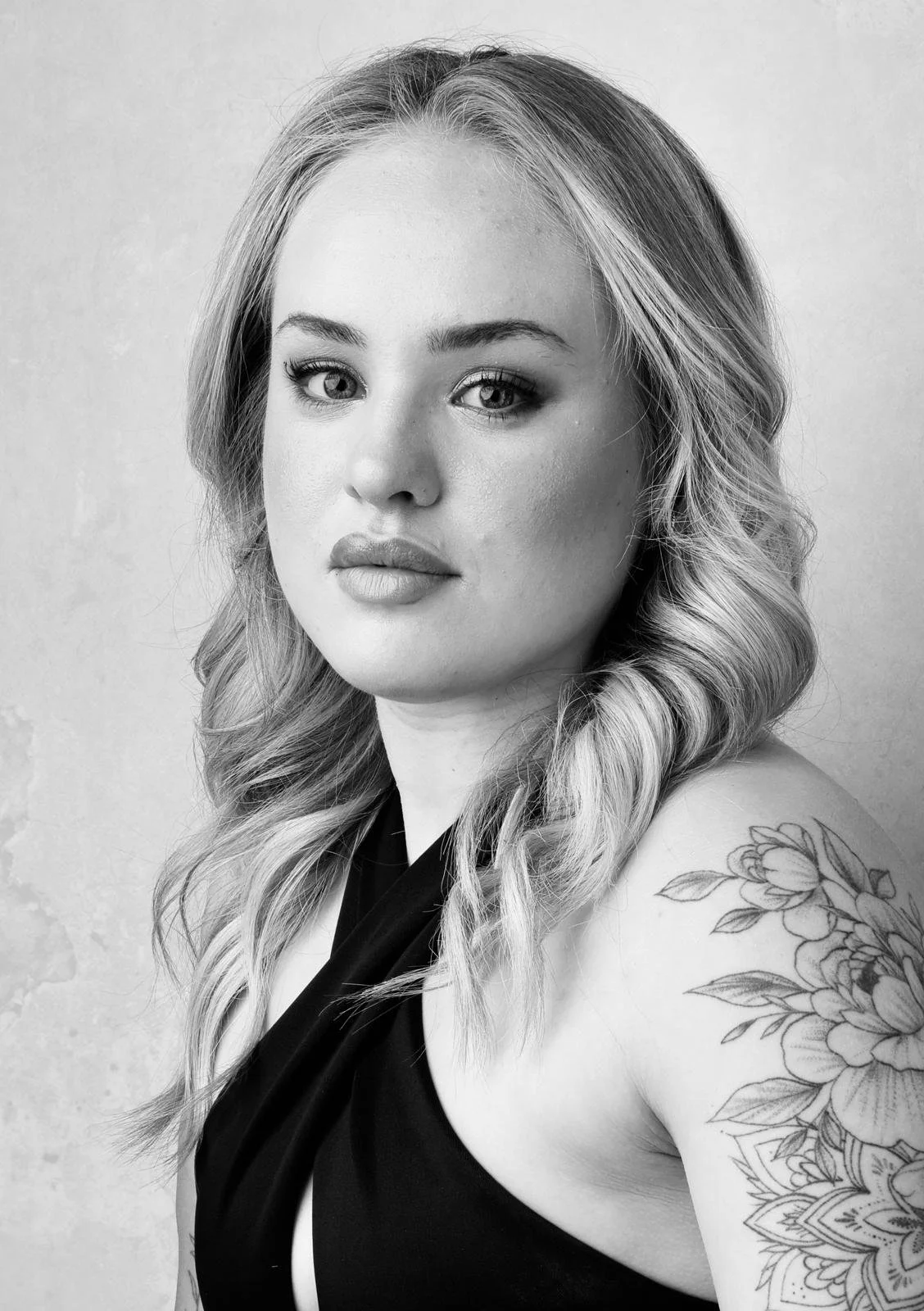 Ashleigh (Dip Dance&Acrobatic Arts cert)