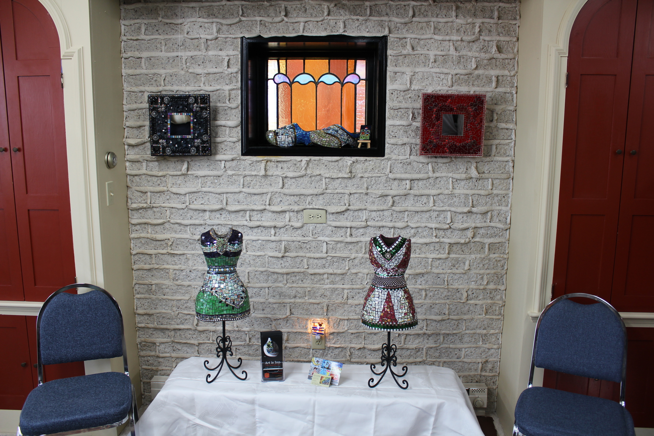 Mosaic dresses. Mirrors and Sprenkelende Klompen.