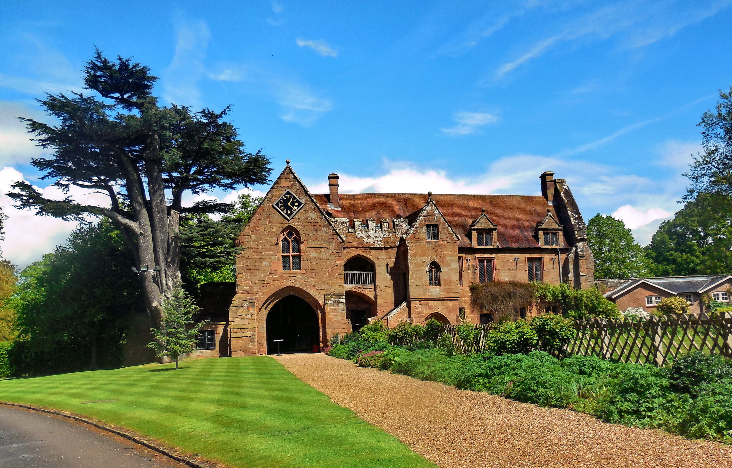 Stoneleigh_Abbey gatehouse.jpg