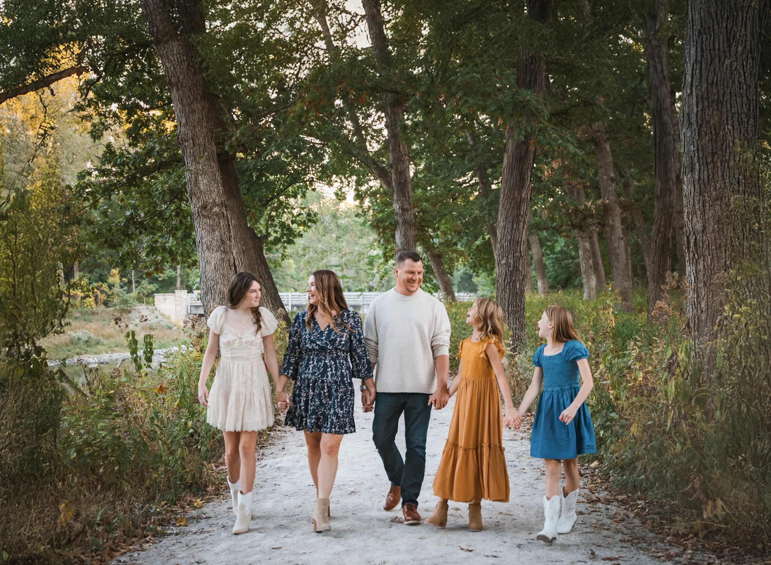 McKenzieFamilyMiniSession'25-19.jpg