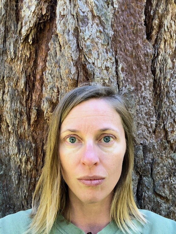 Mama Bear, practicing the art of the selfie. Naked face, au naturel, 39 years lived.