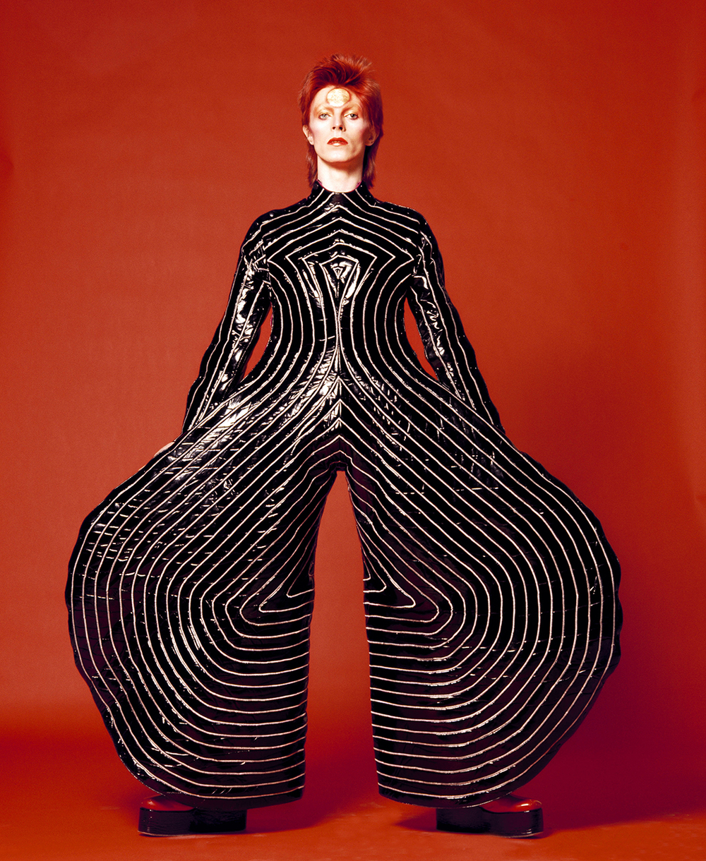 Hacia fuera corona meditación A Review of “David Bowie Is” — Fashion Projects