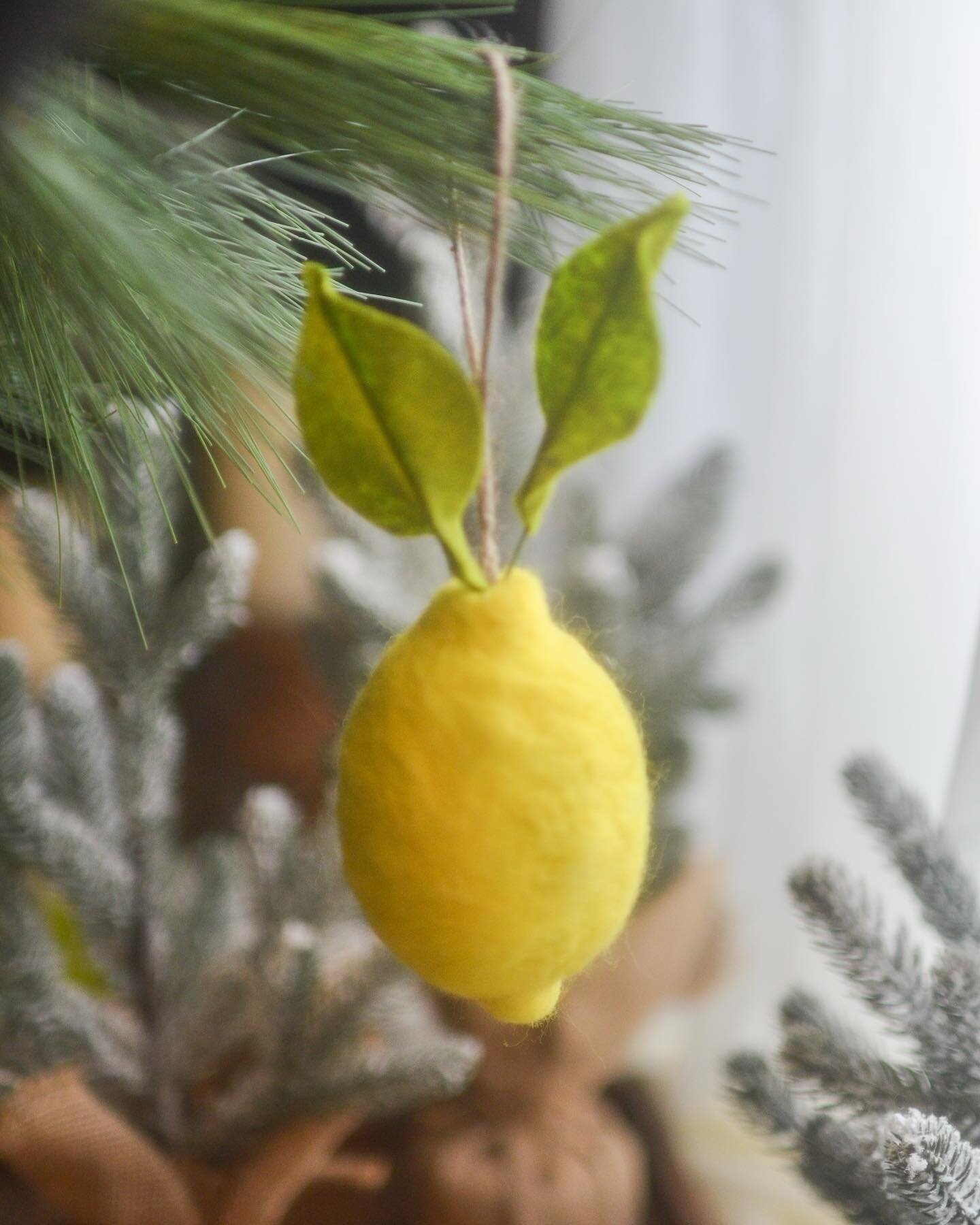 Oh lemon tree oh lemon tree&hellip; how citrus are your branches? 🤣

Needle felted lemon ornaments. We&rsquo;ve been pleasantly surprised how nice a pop of yellow like this looks on a Christmas tree! (We have like 5 trees up so you know I&rsquo;ve t