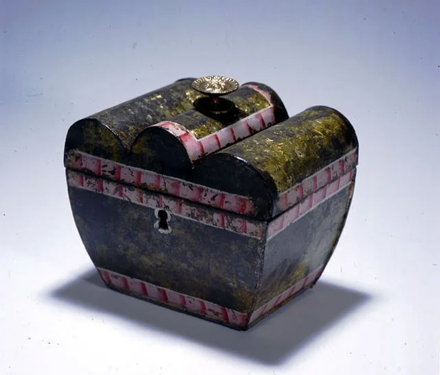 1958.0003 Tea Caddy. Gift of Children of Col. George Woodward Langdon.