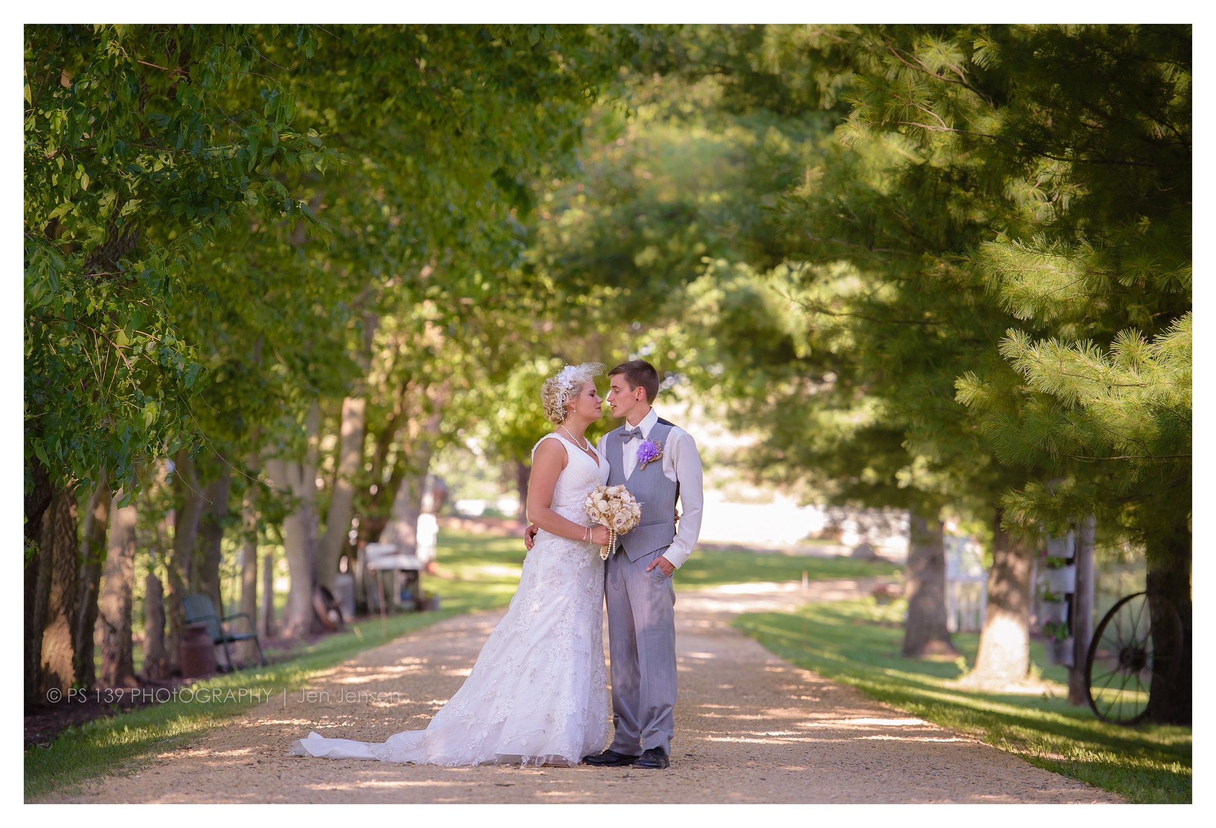 oregon Illinois oak lane farm wisconsin wedding photographer bayfield wi ps 139 photography jen jensen_0231.jpg