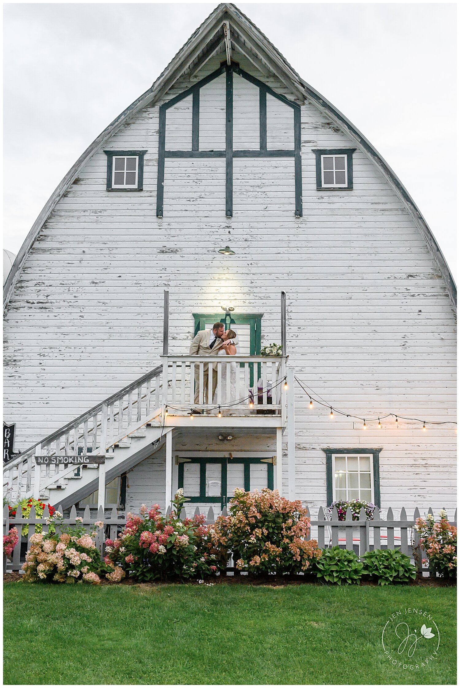 Brule River Barn_WI_ MN_twin cities_Barn wedding photographer wisconsin minnesota jen jensen photography rush city center city scandia mora_0259.jpg