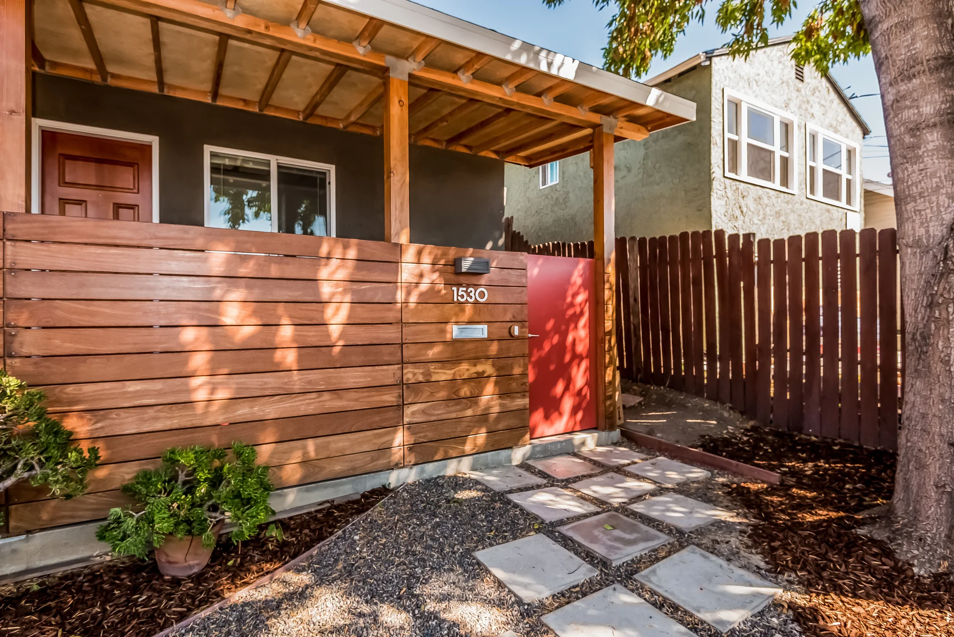 004-Front_Entrance-3114594-medium.jpg