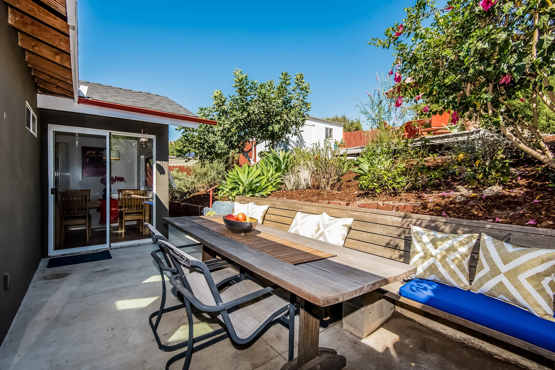 025-Patio-3114583-medium.jpg