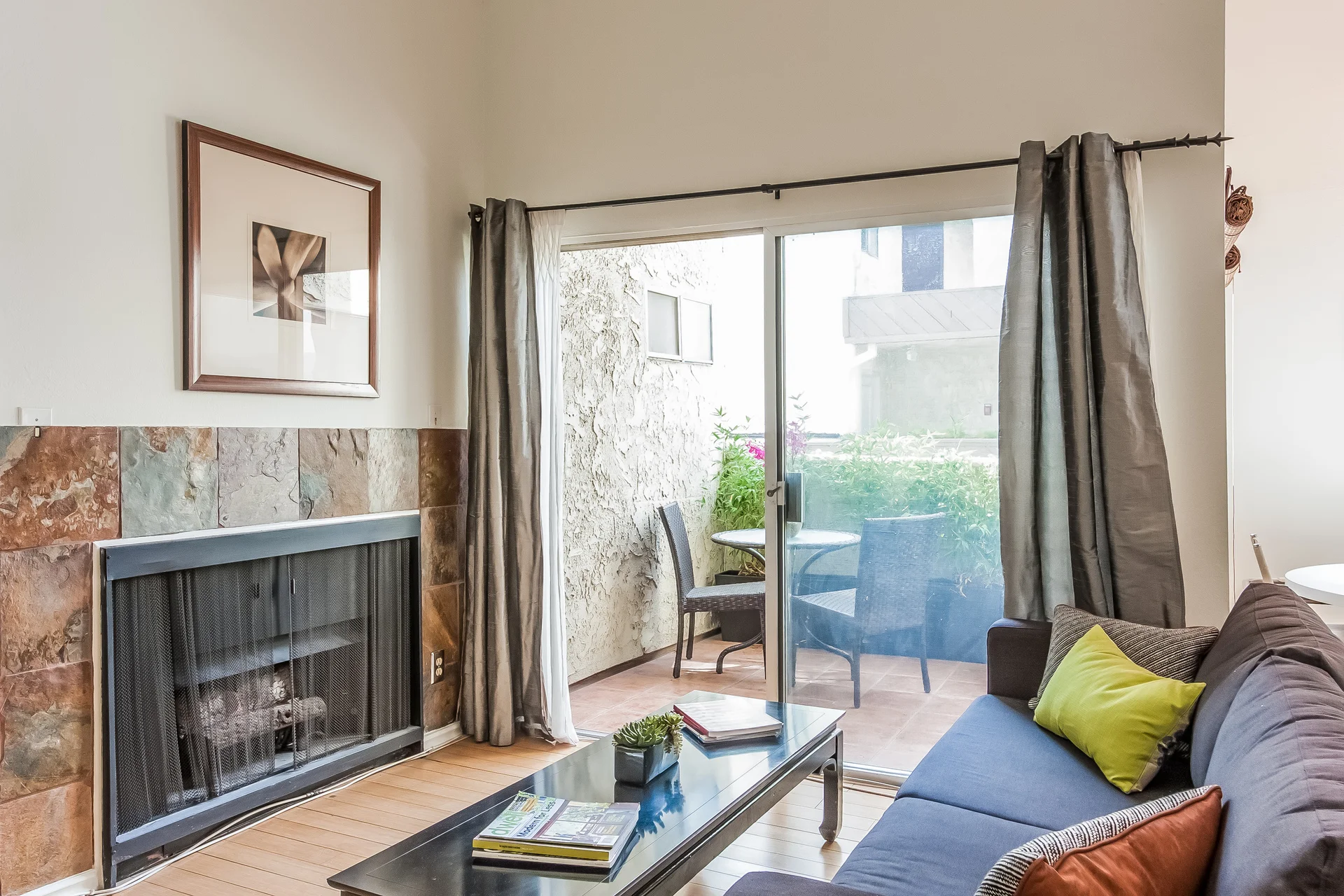 002-Living_Room-2257771-medium.jpg