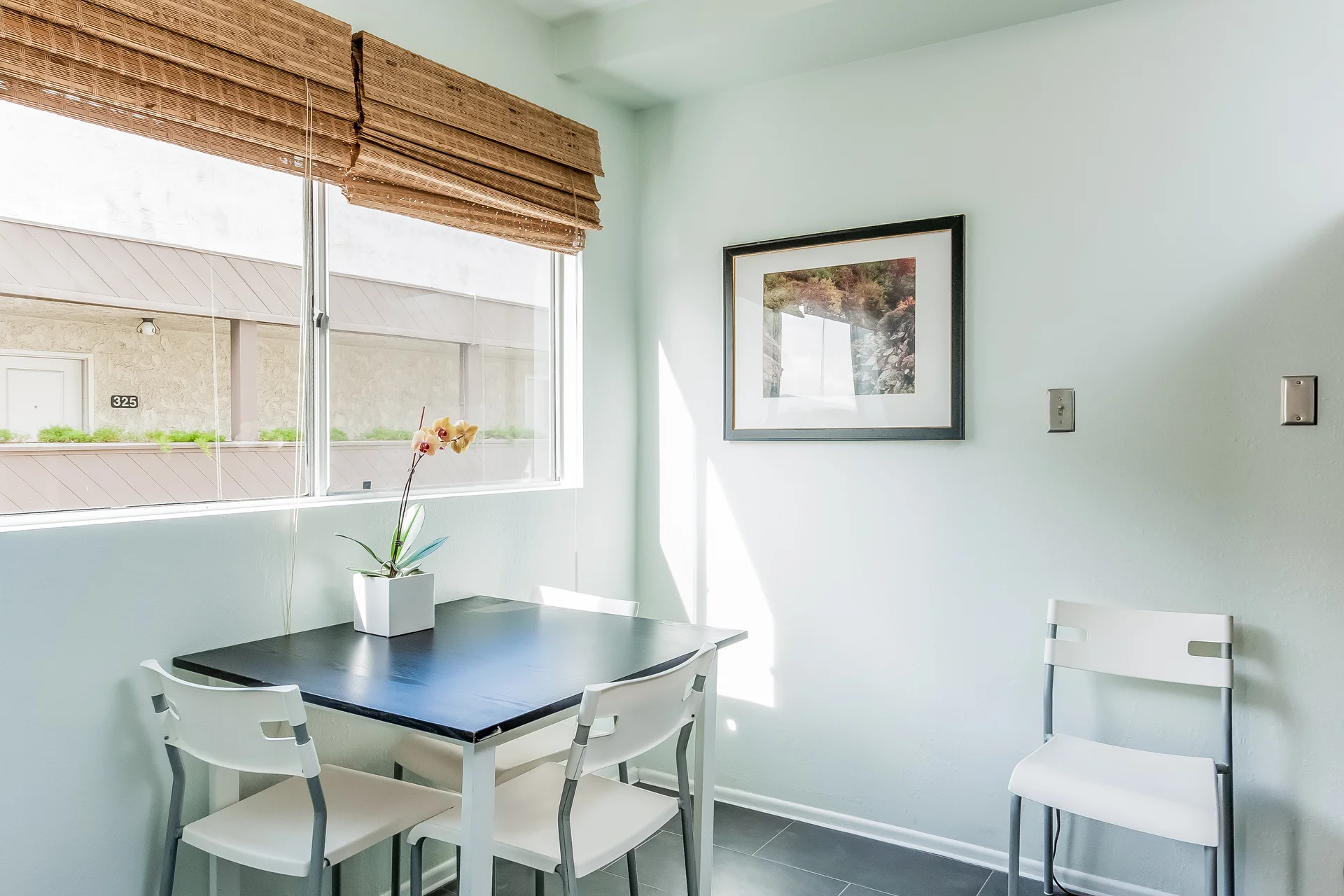 013-Breakfast_Nook-2257775-medium.jpg