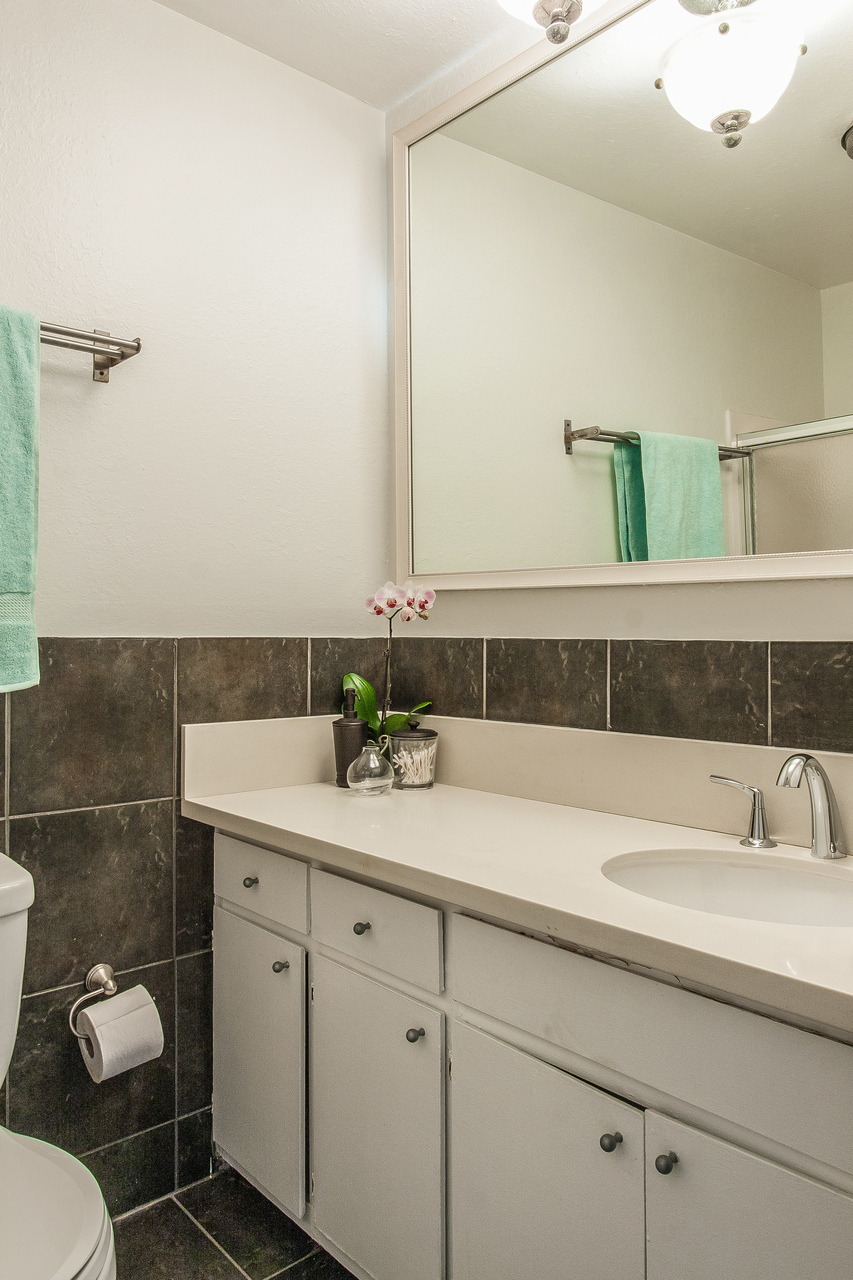 016-Bathroom-2260258-medium.jpg