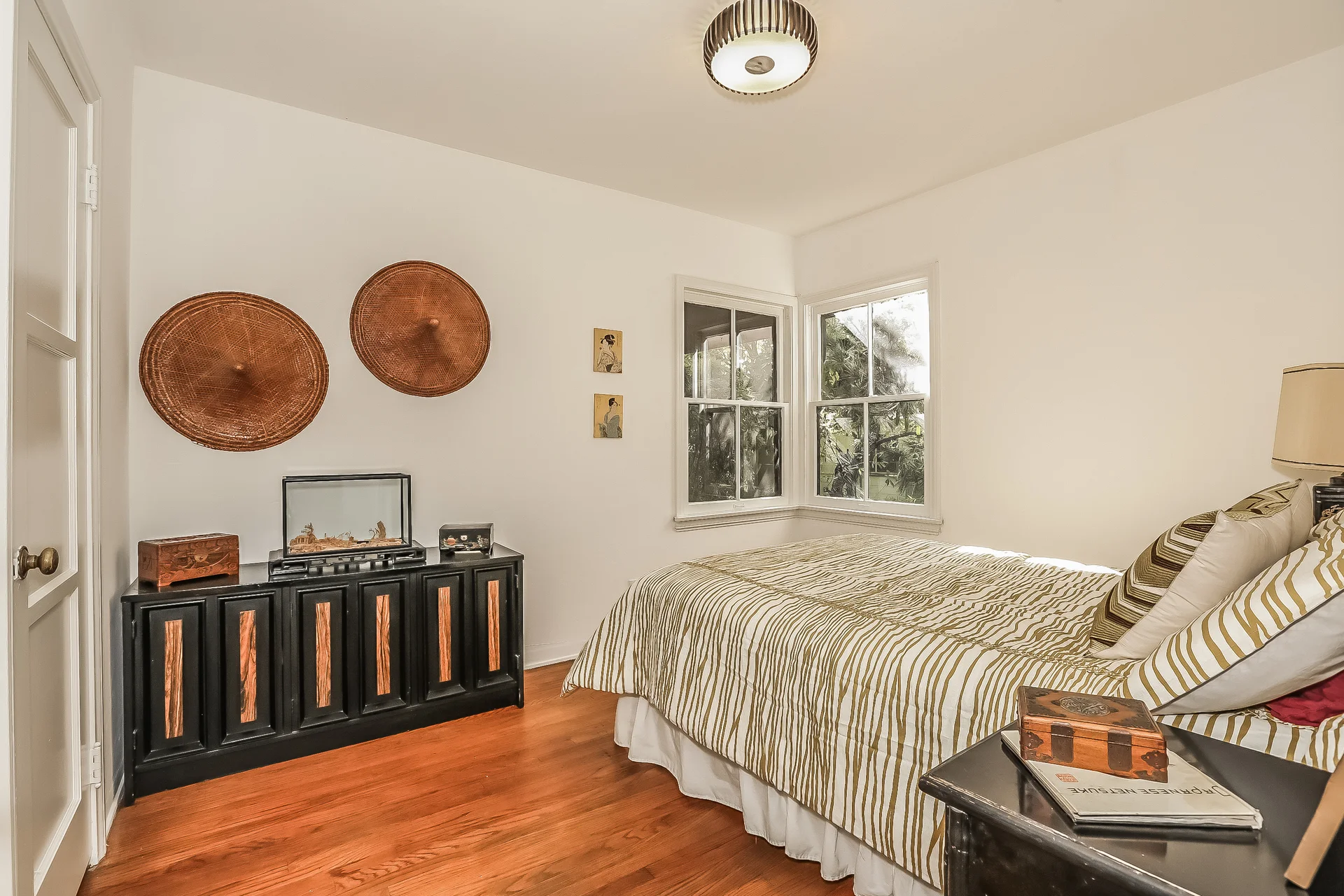 025-Bedroom-755816-medium.jpg