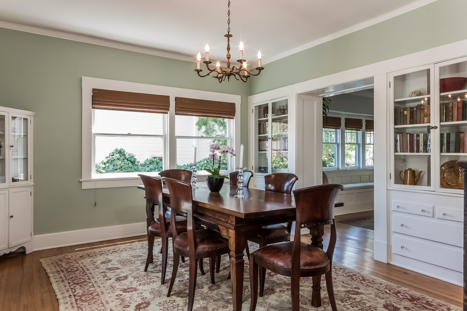 008-Dining_Room-1926854-medium.jpg