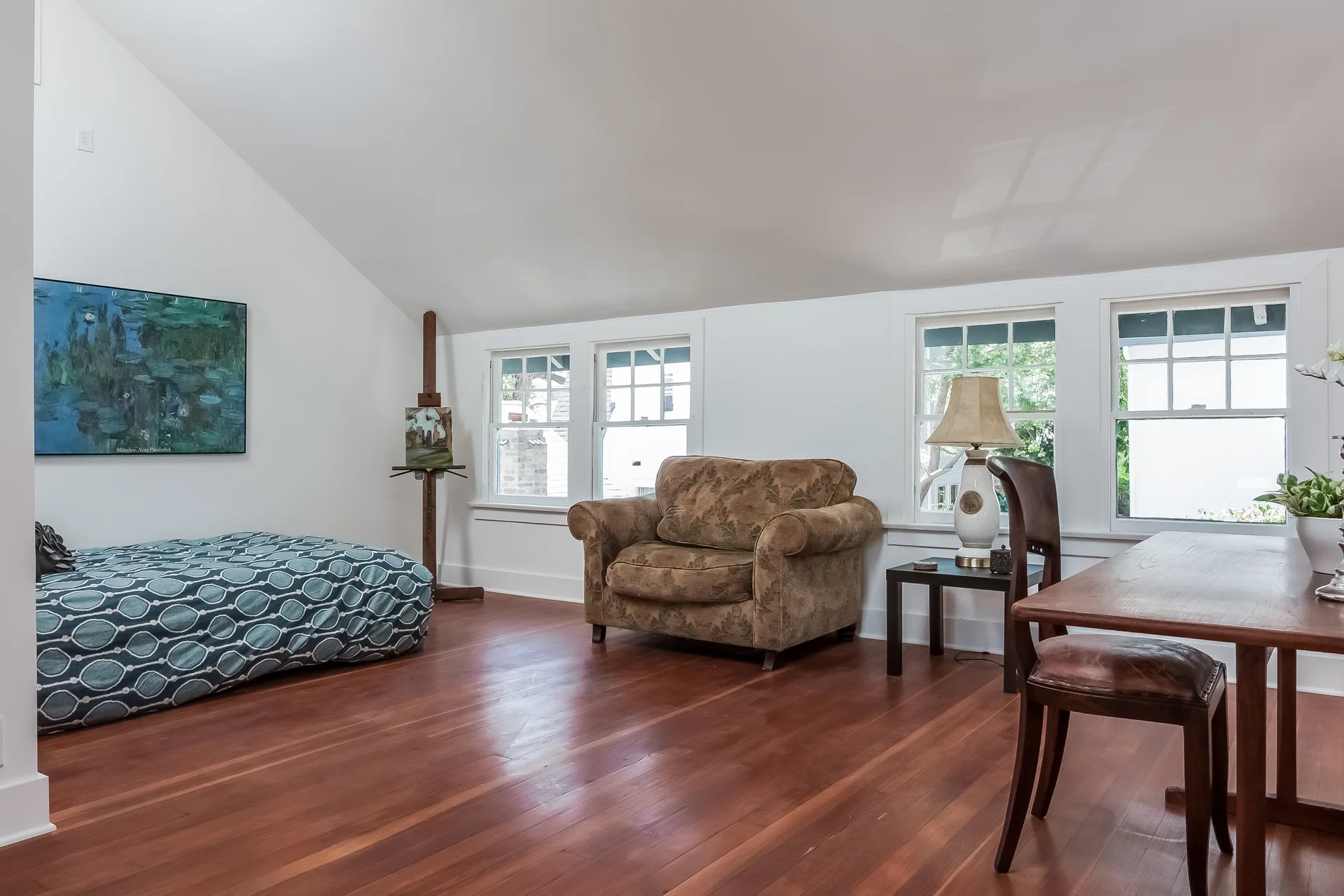 035-Guest_Room-1926867-medium.jpg