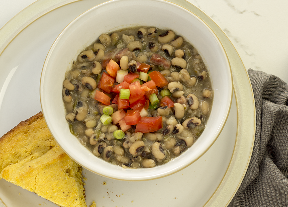 black-eyed-peas-in-bowl.png