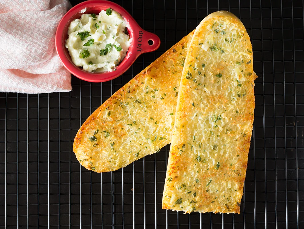 Roasted Garlic Parmesan Bread-2628.jpg