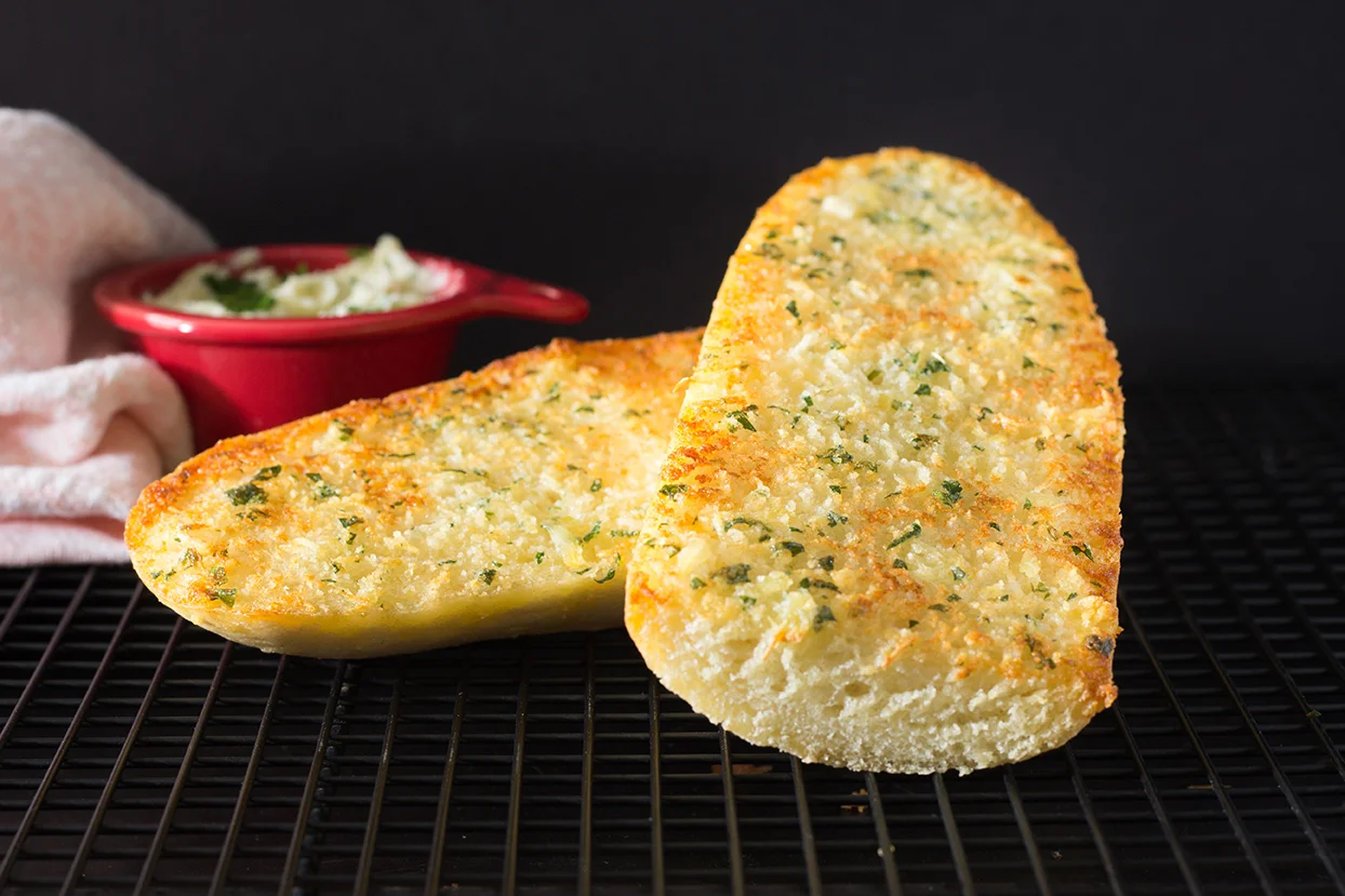 Roasted Garlic Parmesan Bread-2625.jpg