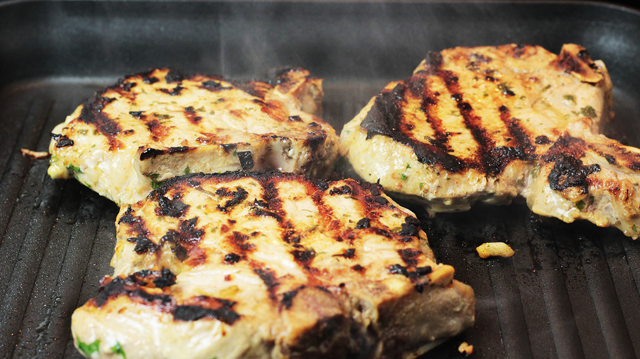 Pan-charred pork chop Dark IMG_1178.jpg