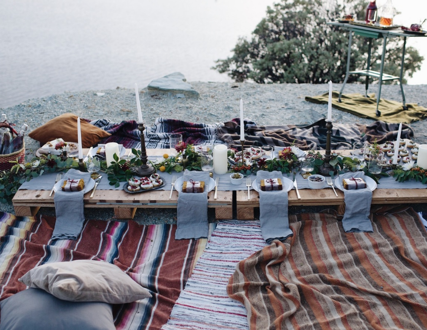 17 Picnic Table Settings To Inspire You — Anns-liee