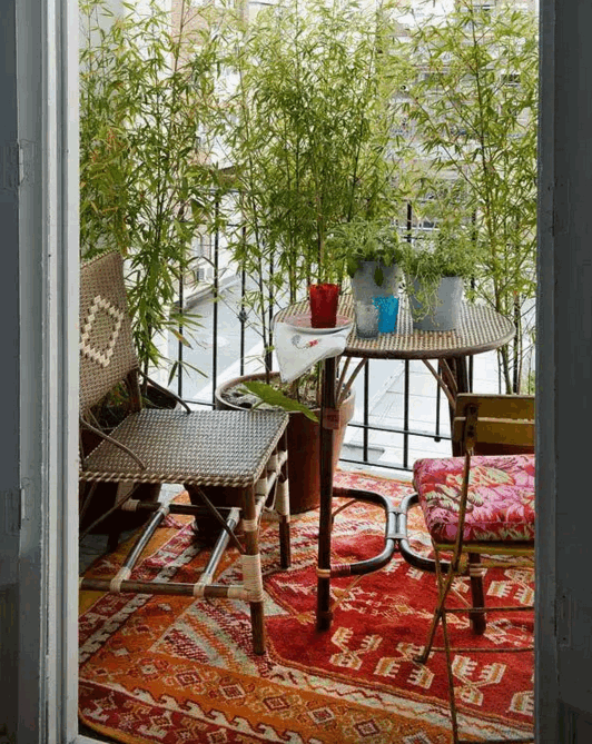bistro-on-balcony-france-2016-02-02_1315.png