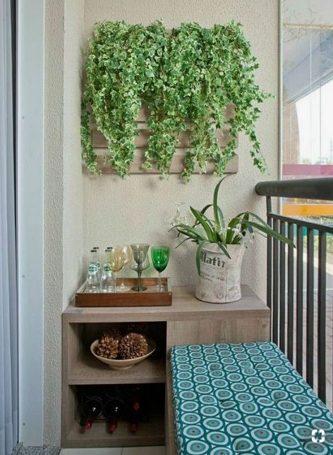 Vertical gardening on wall pallet source