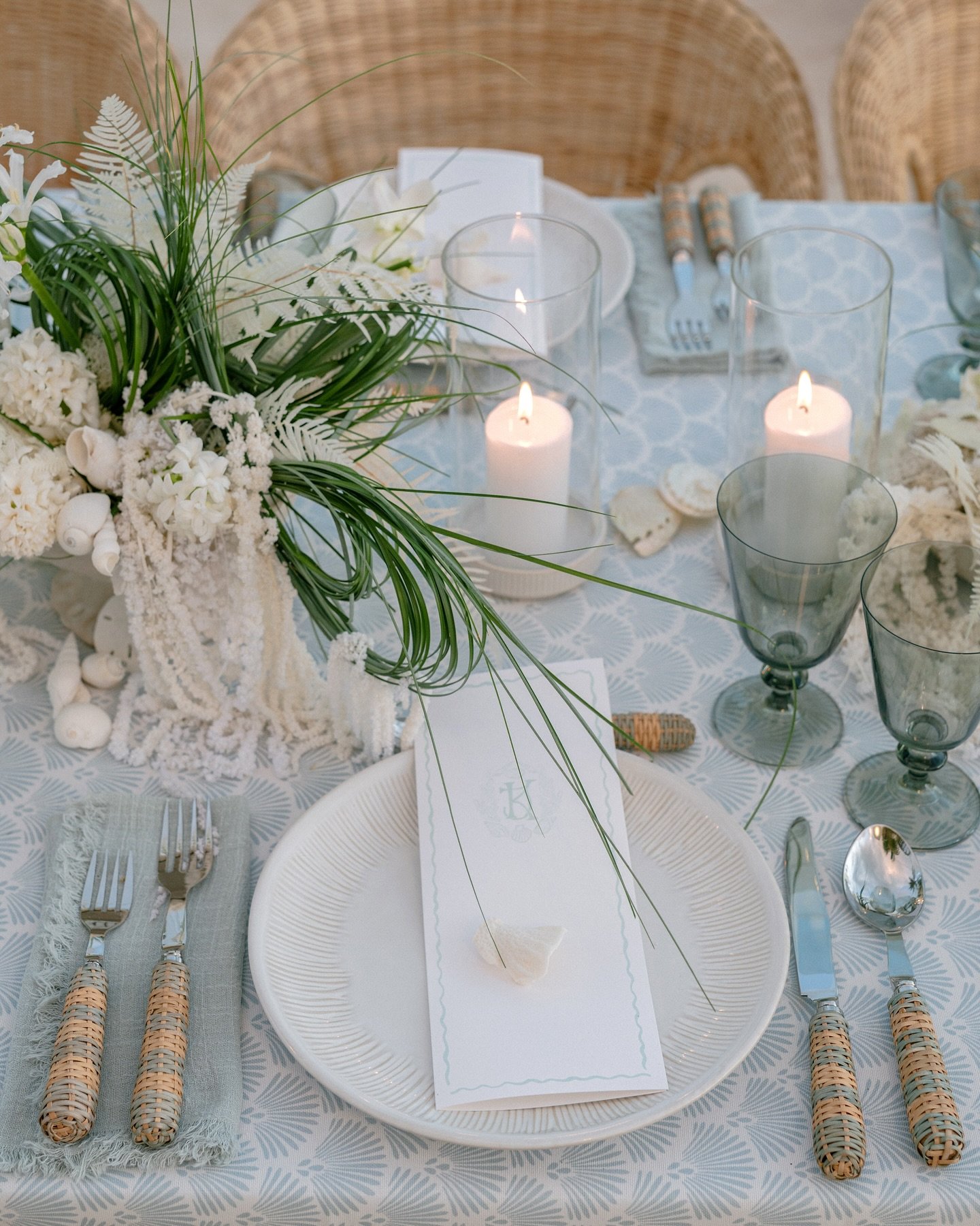 Tablescape details from K&amp;J&rsquo;s Welcome Night to kick off their week of celebrations ~ seashells, orchids, hyacinth, grasses &amp; fan coral ~ @jumbybayresort in Antigua with @britlynsimonefloral @stevesteinhardt
