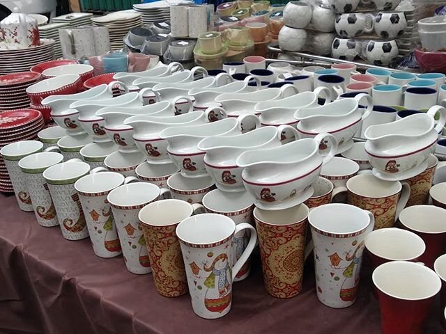 *Sisa 1 hari lagi !!*
.
Ayo segera datang ke ST.YVES PREMIUM CERAMICS Stock *Clearance Sale !!* Piring Motif terbesar, dari Motif Eropa hingga Timur Tengah..
.
Buka *setiap hari* jam 08.00-18.00.
.
Harga sangat terjangkau &amp; *SUPER MURAH!!!*, deng