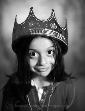 1-PORT GirlCrownEyes300.jpg