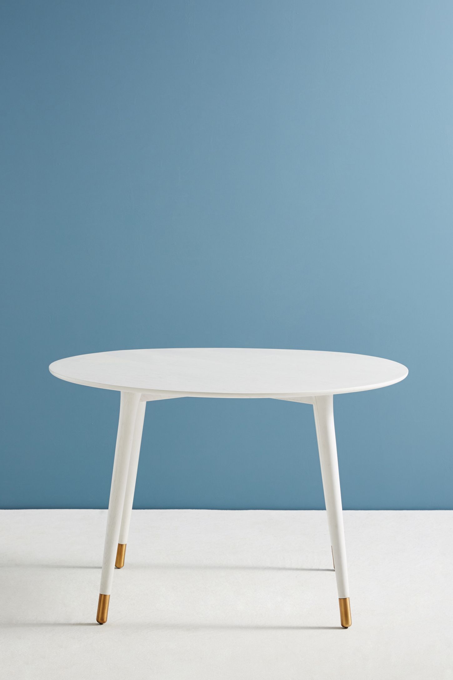 Lisen Dining Table